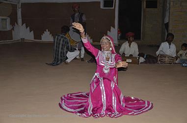 04 Rajasthan-Dancer_and_Music,_Kuri_DSC3464_b_H600